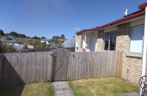 Waratah Apartment | Central Location To Platypus! Waratah Waterfall Retreat Unit3 Free Pay TV & WiFi