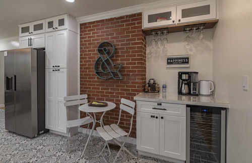 West Southern Pines House | Central LocationI Two Master King Suites I Games I 3 King bedrooms