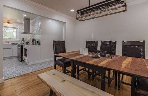West Southern Pines House | Central LocationI Two Master King Suites I Games I 3 King bedrooms