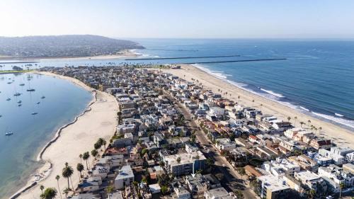 South Mission Beach House | Central Location Villa - 2 blocks Mission Beach