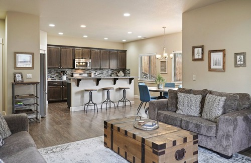 Southeast Bend House | Central Location w/Private Hot Tub, Fenced Yard, AC