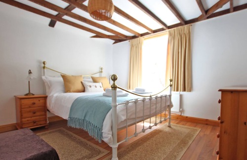 Kennington House | Central Location With Town Amenities Yet Great Access To The Countryside