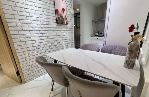 Xinyi Apartment | Central location! XinYi area, Entire 3 rooms apartment!