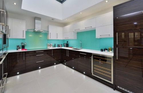 Mildmay House | Central London Luxurious 4 Bed Show Home in Islington