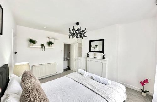 Askew Apartment | Central London Two Bedroom Apartment