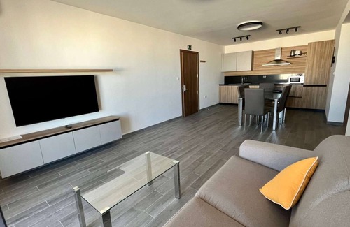 San Gwann Apartment | ★ Central LUX Apartment ★ w/POOL & 20m² terrace ➞