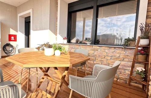Larissa Apartment | Central Luxury Apartment Maison De Luxx A10