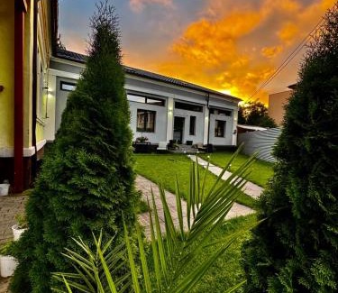 Roman Apartment | CENTRAL LUXURy REZIDENCE