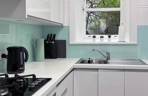 Manly Apartment | Central Manly apmt with level access - 2 mins walk to Wharf