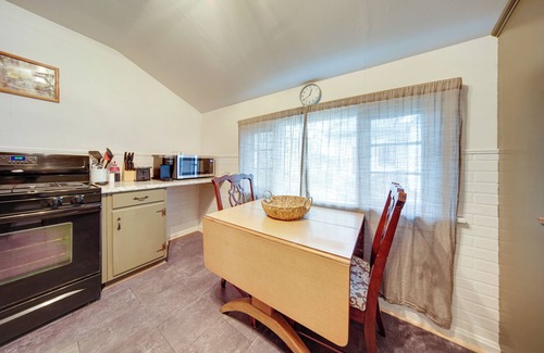 Meadville Apartment | Central Meadville Apartment - Walk to Downtown!