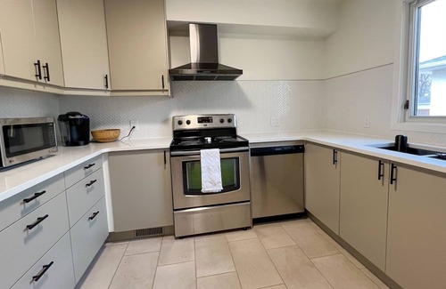 Tuxedo House | Central Mid-Century Modern Newly Renovated Bungalow