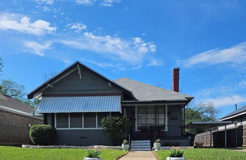 North Waco House | Central! Minutes to Magnolia, Baylor University, Cameron Park Zoo and more.
