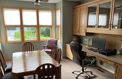 Hutchinson House | Central MN 4romantic ensuites jacuzzi beach sunset views pontoon handicap acc.