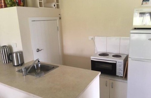 Hamilton North Apartment | Central, Modern Apartment on Minogue Park