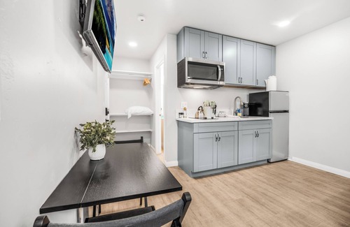 El Cajon Apartment | Central Modern Apartment w/AC - Sleeps 3