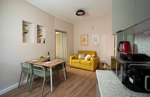 Tripoli Apartment | Central, Modern & Sunny Apartment with city view! Pets & Family Friendly!