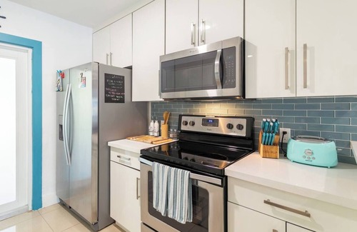 Central Fort Lauderdale House | Central Nautical Themed 4 bed 2 bath Home