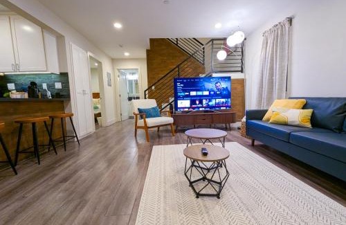 NoHo Arts District Apartment | Central North Hollywood Home
