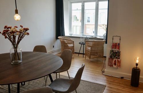 Vejle Apartment | Central og rummelig lejlighed i Vejle