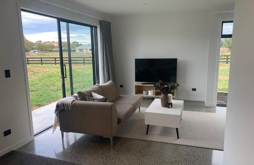 Waikato District House | Central One Bedroom Studio