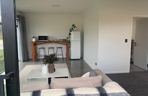 Waikato District House | Central One Bedroom Studio
