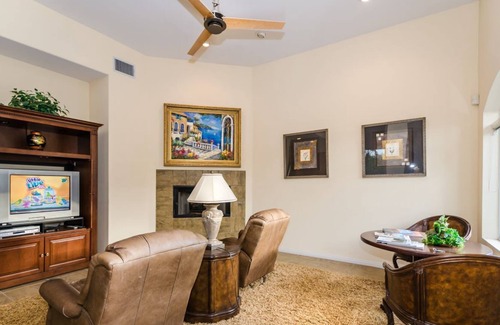 Sunrise Vista Chino House | Central Palm Springs 4 Bed 4 Bath Home