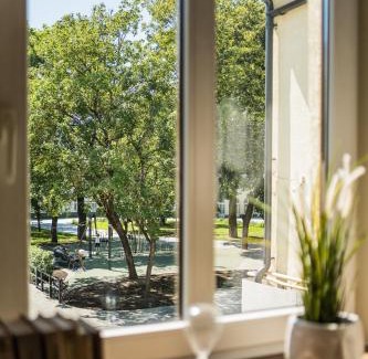 Liberty Avenue Apartment | Central Park Apartments - The Luxury Collection