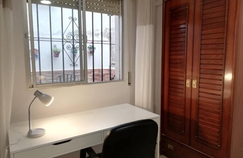 Lagunillas Apartment | Central Picasso Apartment Art location