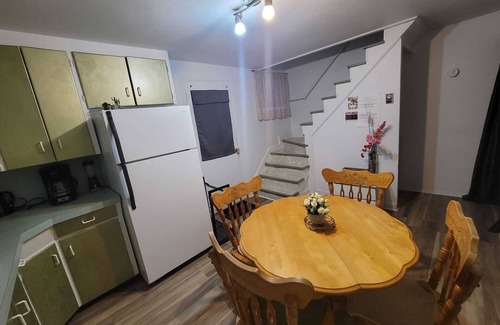 Edmundston Apartment | Central place, next to highway, smart tv+netflix+prime+wifi