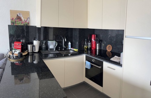 Noes Apartment | Central & quiet 1-bed flat - parking/pool/WiFi/balcony/4' to gondola