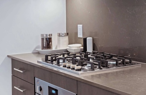 Eau Claire Apartment | Central River Luxe, Gym