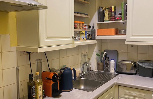 Laurieston Apartment | Central Room in Historic Tenement Near Old Town