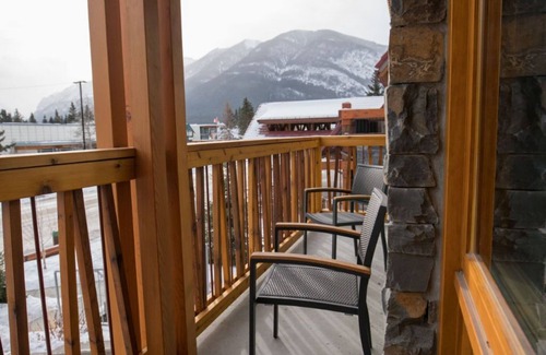 Banff Condo | Central room in the Rockies | Rooftop Hot Pools