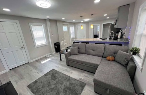 Salem House | Central Salem Retreat 2bd W/parking
