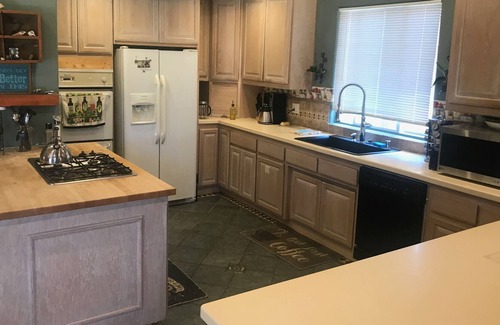 Clairemont House | Central San Diego 3b/2b house with yard. Pet friendly.