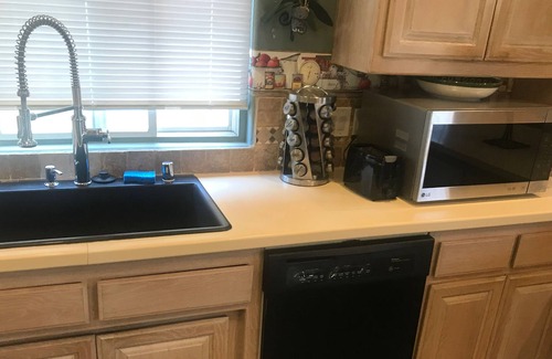 Clairemont House | Central San Diego 3b/2b house with yard. Pet friendly.