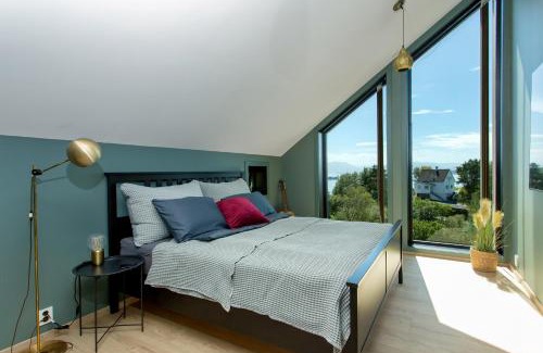 Leirvik Villa | Central Sea View Villa