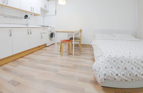 Bangi-dong Apartment | Central Seoul of Korea-Furnished Studio Apartment-