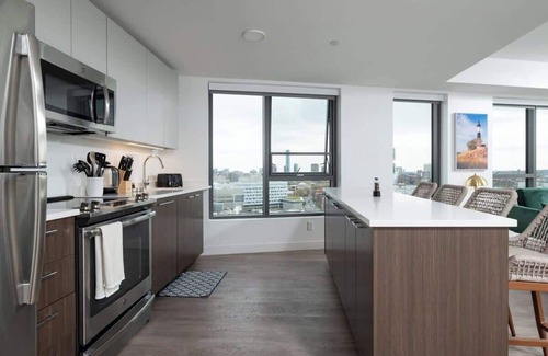 Central Square Apartment | Central Serene 2BR Penthouse Near MIT & Harvard with King bed GYM Parking