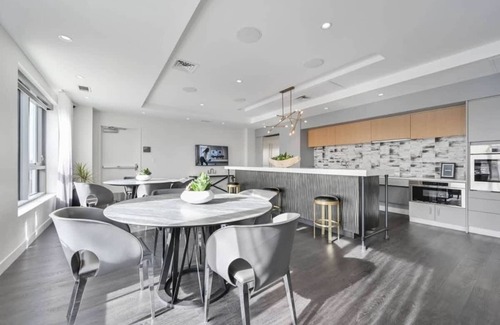 Central Square Apartment | Central Serene Condo King Bed by MIT Harvard GYM
