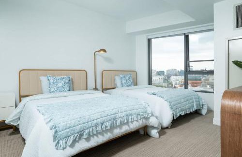 Central Square Apartment | Central Serene Penthouse w King bed GYM Parking