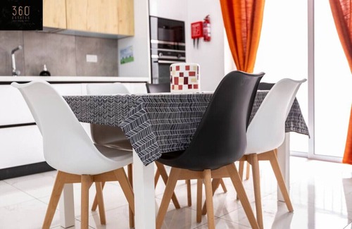 Pieta Apartment | Central, spacious, large APT with super comfy BEDS