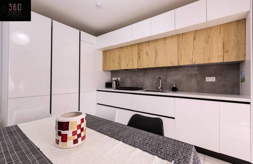 Pieta Apartment | Central, spacious, large APT with super comfy BEDS