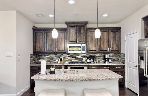 Northeast Carrollton House | Central - Spacious Townhome