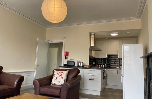 Newington Apartment | Central Specious Newington Apartment