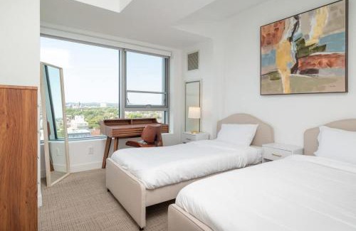 Central Square Apartment | Central Square 3BR Condo with Downtown View Gym and Parking