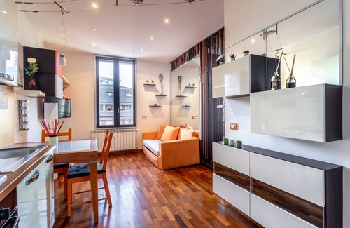 Gioia Apartment | [CENTRAL STATION-DUOMO] Design, WiFi and Netflix