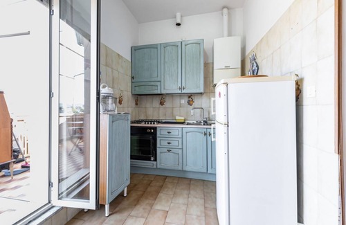 Pescara Apartment | Central Station Terrace Apartment near the sea