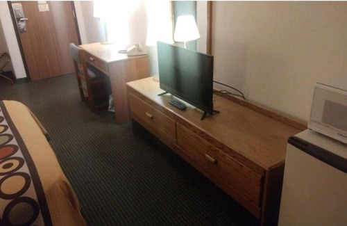 Wautoma Hotel | Central Stay Close to Silver Lake, Culvers & Airport Area