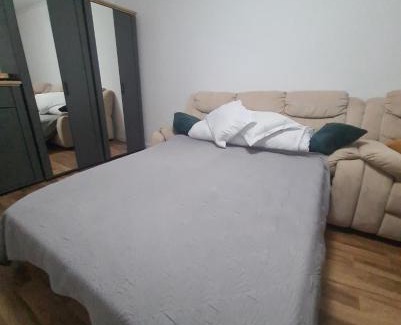 Tirgu Neamt Apartment | Central Stay